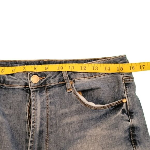 Articles of Society Flare Leg Jeans - Size 30 - Picture 10 of 13